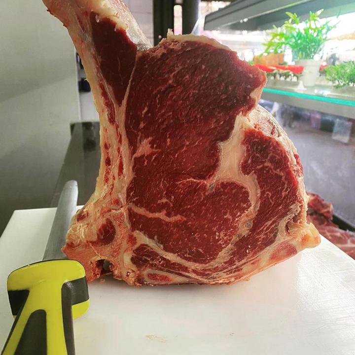 Une variété de coupes de viande de bœuf.